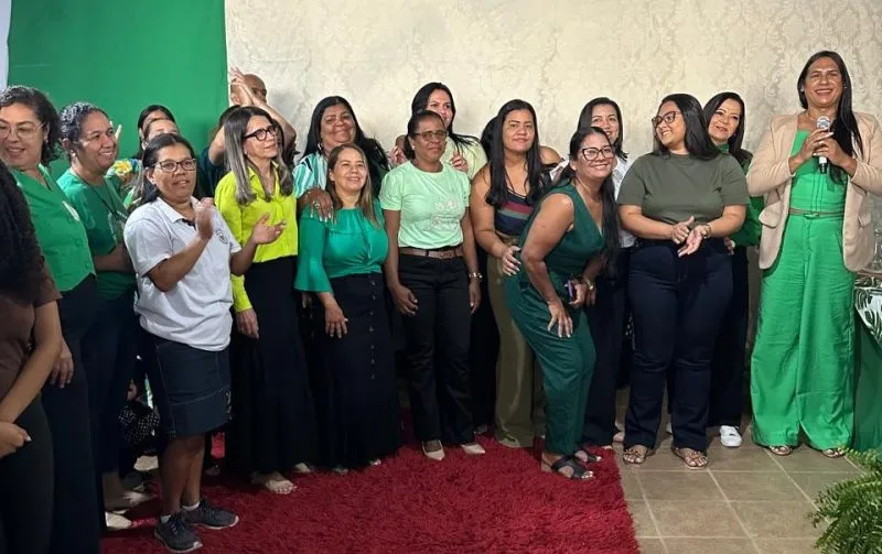 Escola de Ibiranhém celebra reforma e entrega de uniformes em parceria com empresa privada