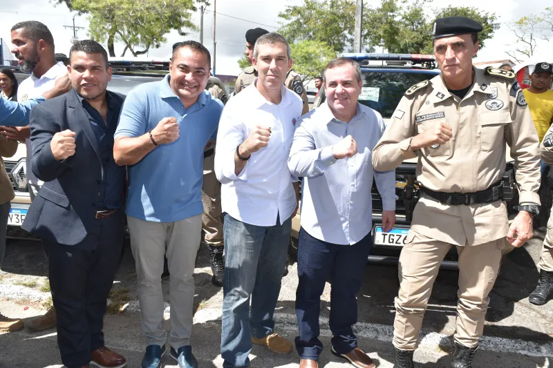 Governo da Bahia entrega viaturas e anuncia novos investimentos em Teixeira de Freitas