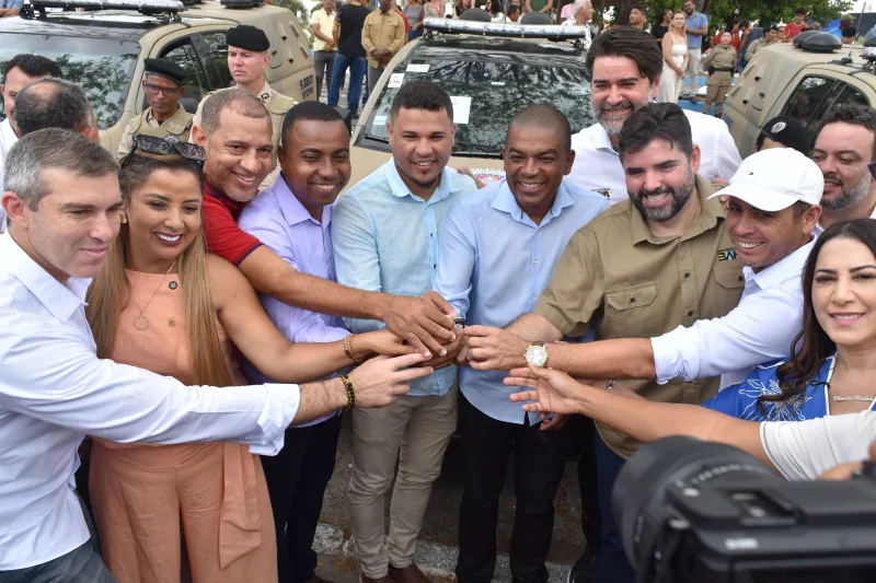 Governo da Bahia entrega viaturas e anuncia novos investimentos em Teixeira de Freitas