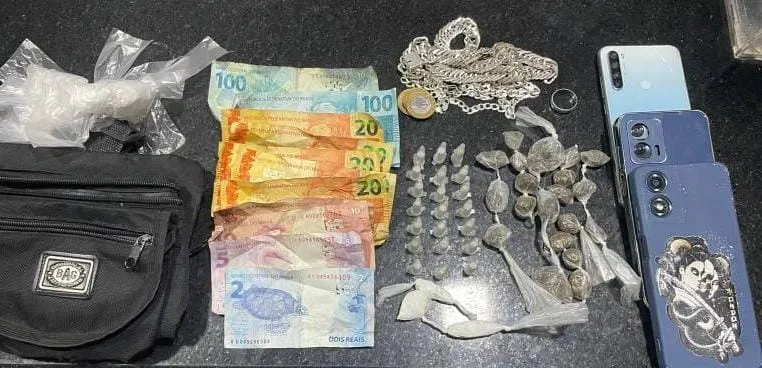 Polícia Militar apreende grande quantidade de drogas em Eunápolis durante operação
