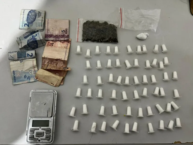 Suspeito de tráfico é preso pela PM em Medeiros Neto