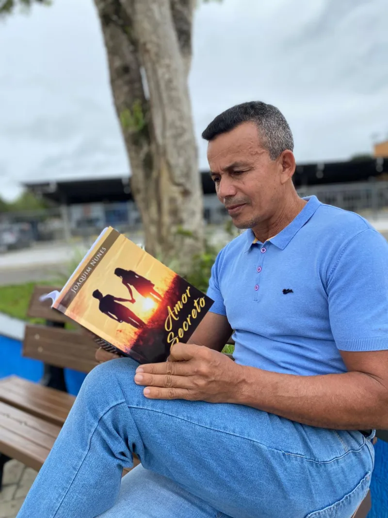 Itamaraju celebra a literatura com noite de autógrafos do escritor Joaquim Nunes