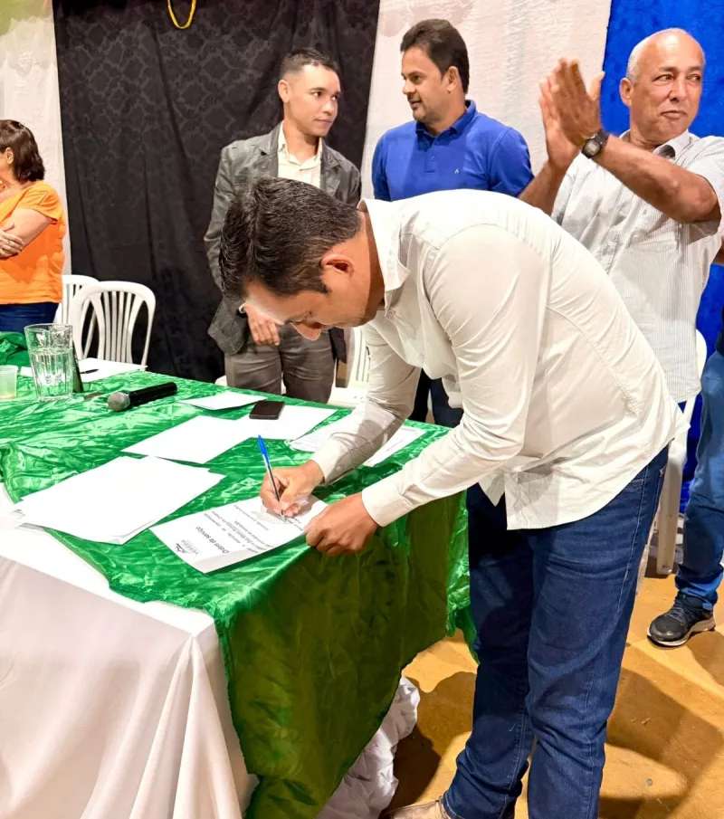 Prefeito Manrick de Vereda autoriza  pacote de obras para  Cruzeiro do Sul