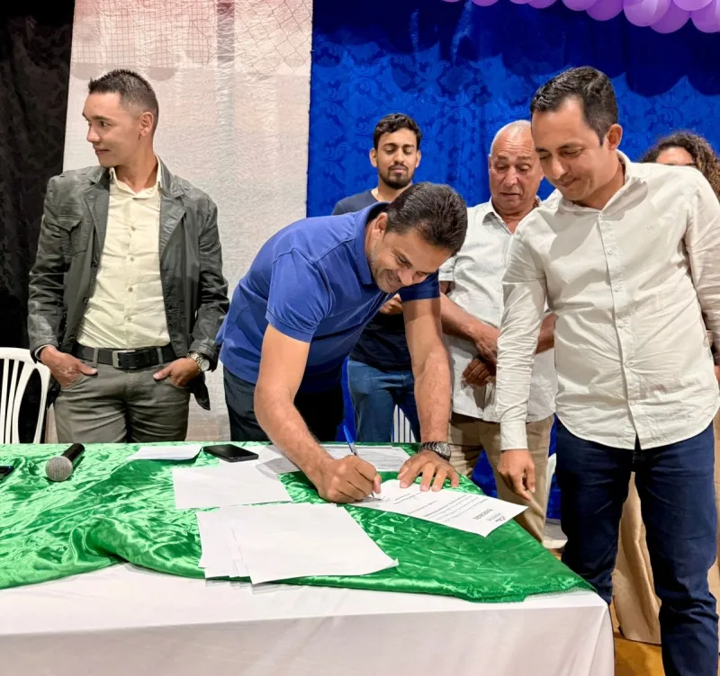 Prefeito Manrick de Vereda autoriza  pacote de obras para  Cruzeiro do Sul