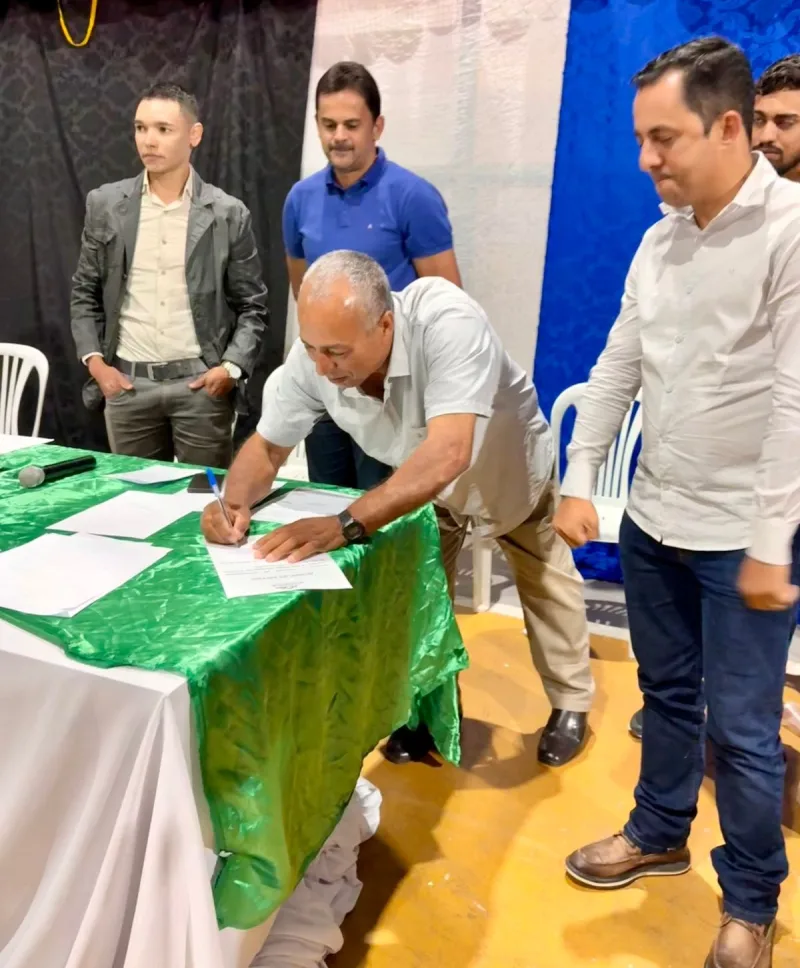 Prefeito Manrick de Vereda autoriza  pacote de obras para  Cruzeiro do Sul