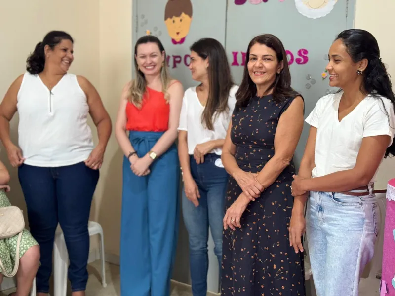 Prefeitura de Medeiros Neto entrega kits gestante para assistidas pelo CRAS