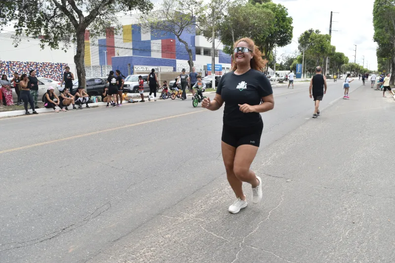 Domingo é dia de se divertir! Vem aí mais uma edição do Domingo é Lazer! Prepare o sorriso, o tênis e venha curtir com a gente! Domingo é dia de se divertir! Vem aí mais uma edição do Domingo é Lazer! Prepare o sorriso, o tênis e venha curtir com a gente!