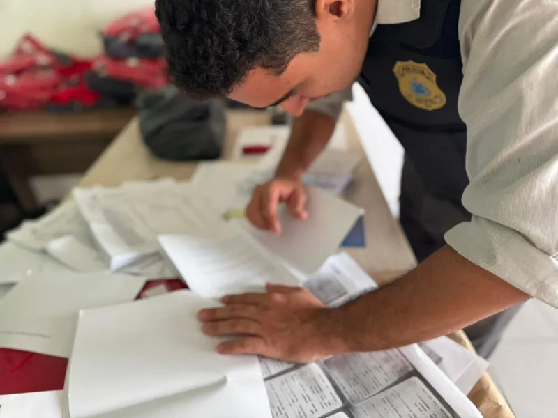 Polícia Civil prende sete pessoas e desarticula esquema bilionário de adulteração de combustíveis na Bahia