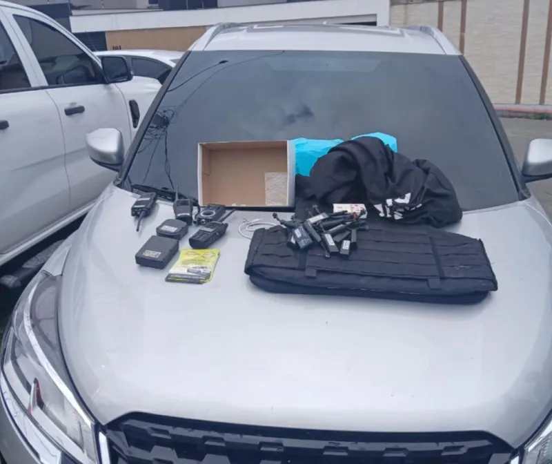 Policiais civis do ES são alvos da Operação Dublê do MP/BA por comercialização de veículos adulterados e de fraudes contra seguradoras Policiais civis do ES são alvos da Operação Dublê do MP/BA por comercialização de veículos adulterados e de fraudes contra seguradoras