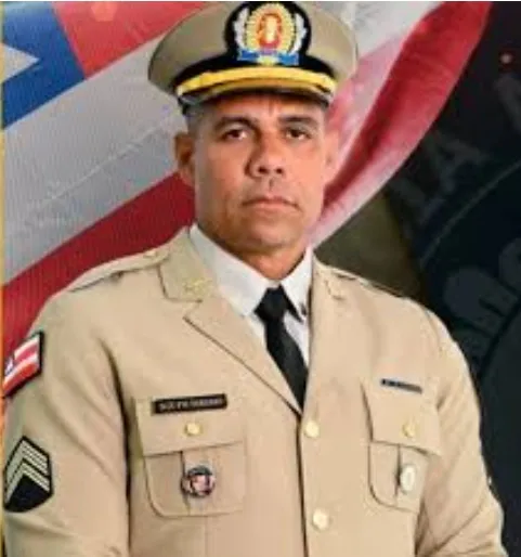Sargento da PM, esposa e funcionária morrem após batida entre carro e caminhão na Bahia; filhos do casal ficaram feridos