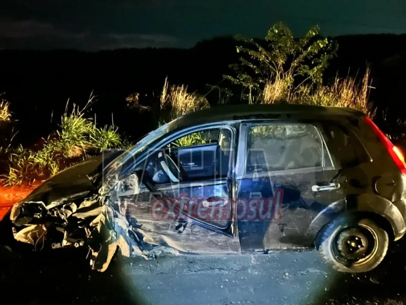 Colisão na BR-101 em Nova Viçosa deixa condutor gravemente ferido; Bombeiros tiveram que resgatar vítima