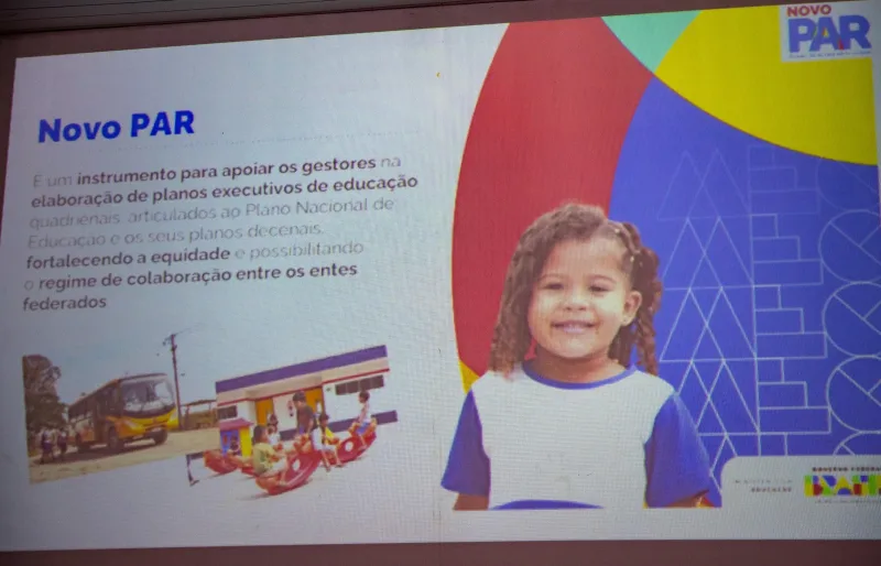 Secretaria de Educação realiza reunião formativa sobre o PAR