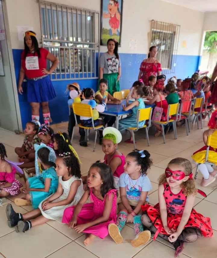 Prefeitura de Medeiros Neto celebra o Mês das Crianças com entrega de brinquedos em distritos e povoados