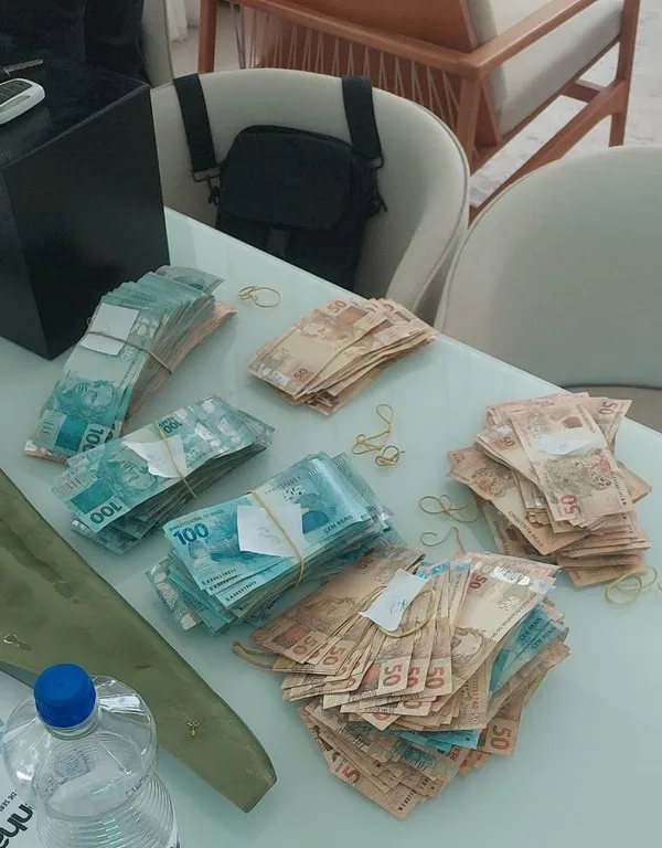 Prefeitos do interior da Bahia são alvos da PF por desvios de mais de 12 milhões