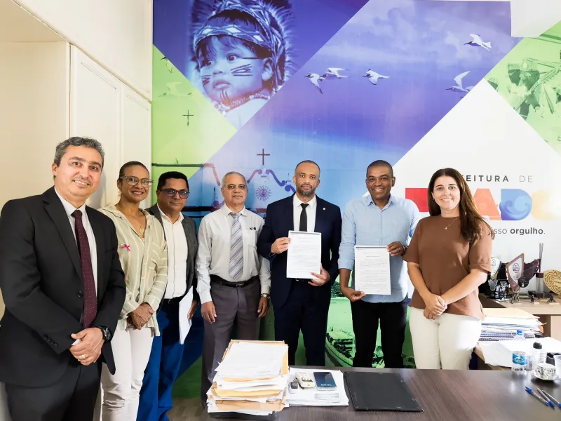 Prefeito Gilvan firma parceria com o Ministério Público para fortalecer a segurança e o acolhimento familiar em Prado Prefeito Gilvan firma parceria com o Ministério Público para fortalecer a segurança e o acolhimento familiar em Prado