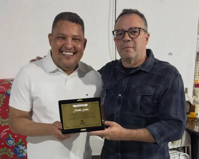 Presidente da Câmara de Teixeira de Freitas é homenageado pela Loja Maçonica Profeta Issa Presidente da Câmara de Teixeira de Freitas é homenageado pela Loja Maçonica Profeta Issa