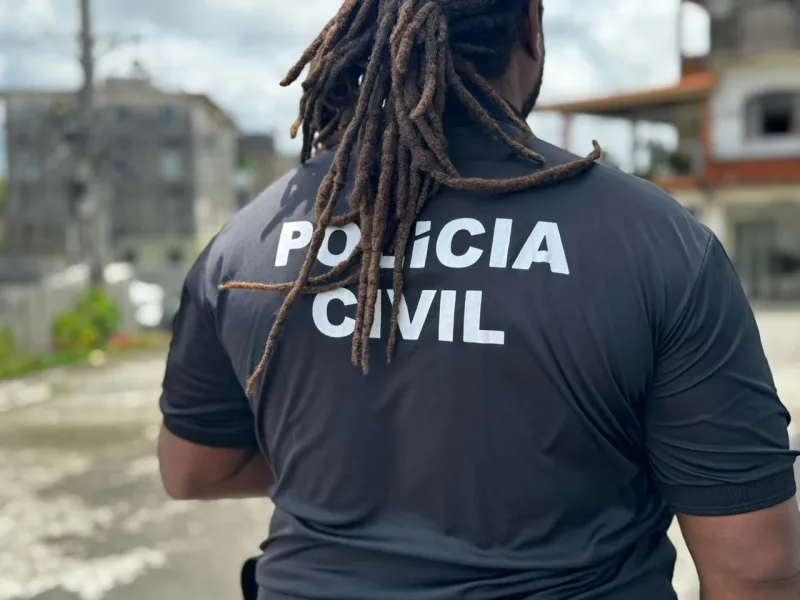 Mãe é presa por tentar matar filha de 2 anos em Belmonte Mãe é presa por tentar matar filha de 2 anos em Belmonte