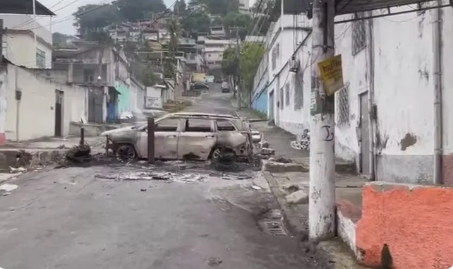 60 criminosos e 4 policiais mortos e 81 presos na maior operação da história do Rio de Janeiro contra o Comando Vermelho 60 criminosos e 4 policiais mortos e 81 presos na maior operação da história do Rio de Janeiro contra o Comando Vermelho