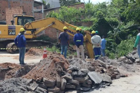 Prefeitura de Teixeira de Freitas inicia obras obras para melhorar drenagem e mobilidade nos bairros Redenção, Tancredo Neves e Vila Vargas Prefeitura de Teixeira de Freitas inicia obras obras para melhorar drenagem e mobilidade nos bairros Redenção, Tancredo Neves e Vila Vargas
