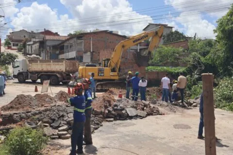 Prefeitura de Teixeira de Freitas inicia obras obras para melhorar drenagem e mobilidade nos bairros Redenção, Tancredo Neves e Vila Vargas Prefeitura de Teixeira de Freitas inicia obras obras para melhorar drenagem e mobilidade nos bairros Redenção, Tancredo Neves e Vila Vargas