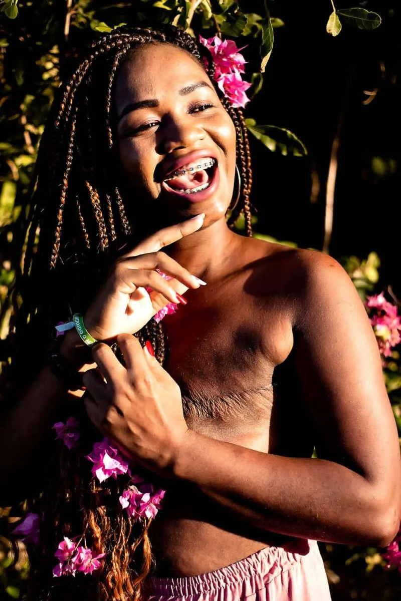 Gratidão que se multiplica: moradora de Alcobaça celebra vida e solidariedade com festa para crianças Gratidão que se multiplica: moradora de Alcobaça celebra vida e solidariedade com festa para crianças