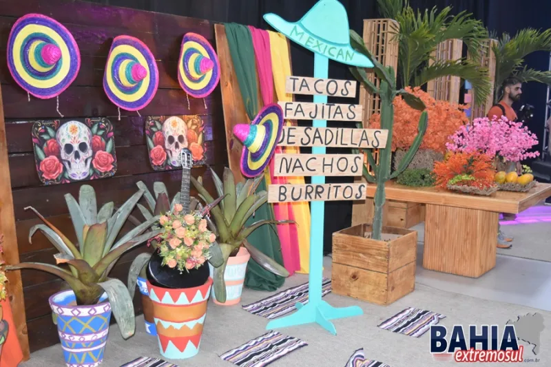 Sabores, Ritmos e Cores: Teixeira de Freitas abre o 12º Festival Gastronômico em grande estilo Sabores, Ritmos e Cores: Teixeira de Freitas abre o 12º Festival Gastronômico em grande estilo