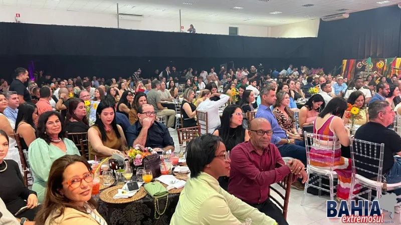 Sabores, Ritmos e Cores: Teixeira de Freitas abre o 12º Festival Gastronômico em grande estilo Sabores, Ritmos e Cores: Teixeira de Freitas abre o 12º Festival Gastronômico em grande estilo