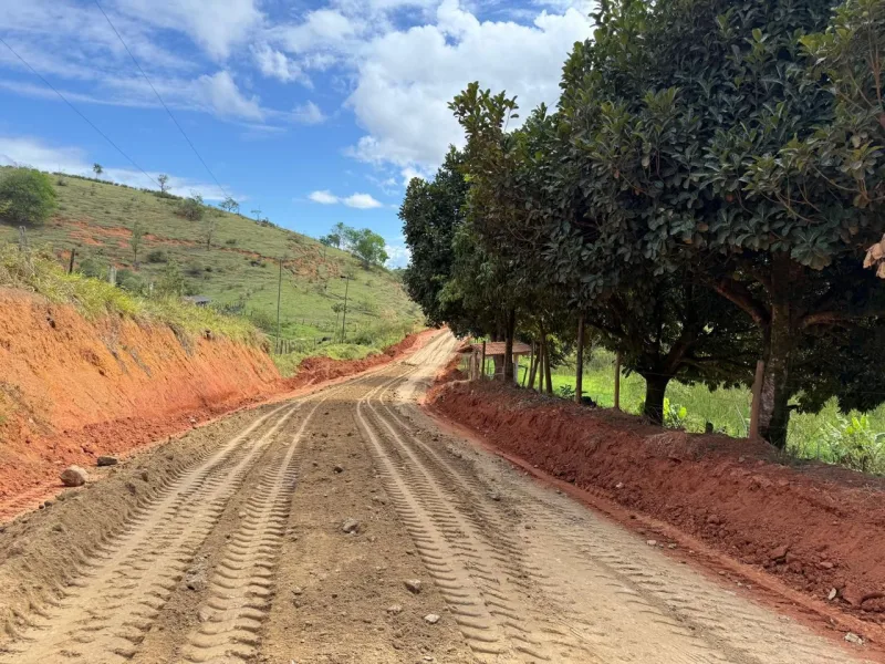Prefeitura de Vereda intensifica recuperação de estradas após fortes chuvas e prepara vias para a Festa do Bambu Lascado Prefeitura de Vereda intensifica recuperação de estradas após fortes chuvas e prepara vias para a Festa do Bambu Lascado