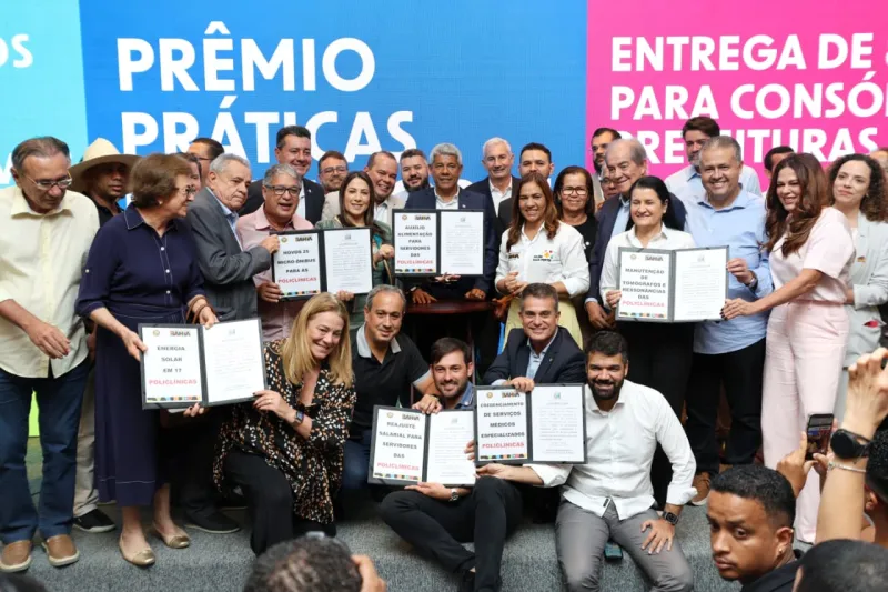 Governo do Estado anuncia novos investimentos na saúde regional e entrega 85 veículos durante o 2º Fórum dos Consórcios Governo do Estado anuncia novos investimentos na saúde regional e entrega 85 veículos durante o 2º Fórum dos Consórcios