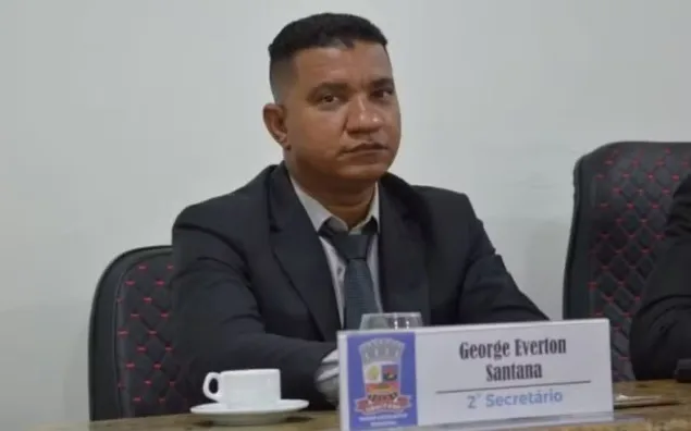 Vereador baiano e mais 15 pessoas são presas em operação integrada contra o tráfico e homicídios na Bahia e em Sergipe. Um suspeito foi morto Vereador baiano e mais 15 pessoas são presas em operação integrada contra o tráfico e homicídios na Bahia e em Sergipe. Um suspeito foi morto