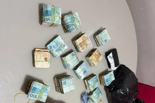 Vereador baiano e mais 15 pessoas são presas em operação integrada contra o tráfico e homicídios na Bahia e em Sergipe. Um suspeito foi morto Vereador baiano e mais 15 pessoas são presas em operação integrada contra o tráfico e homicídios na Bahia e em Sergipe. Um suspeito foi morto