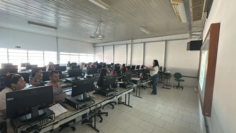 Teixeira de Freitas realiza encontro formativo sobre Busca Ativa Escolar e reforça compromisso com a inclusão educacional Teixeira de Freitas realiza encontro formativo sobre Busca Ativa Escolar e reforça compromisso com a inclusão educacional