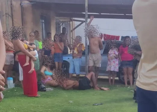 Discussão termina em agressão e deixa dois feridos no Conjunto Vista Bela, em Itamaraju Discussão termina em agressão e deixa dois feridos no Conjunto Vista Bela, em Itamaraju