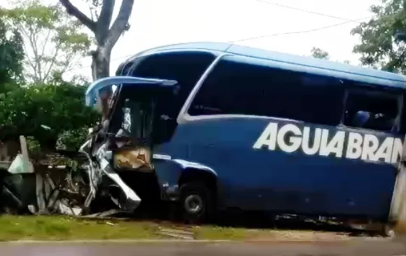 Grave acidente na BR-415, entre Ilhéus e Itabuna, deixa um morto e uma mulher ferida no feriado de Finados Grave acidente na BR-415, entre Ilhéus e Itabuna, deixa um morto e uma mulher ferida no feriado de Finados