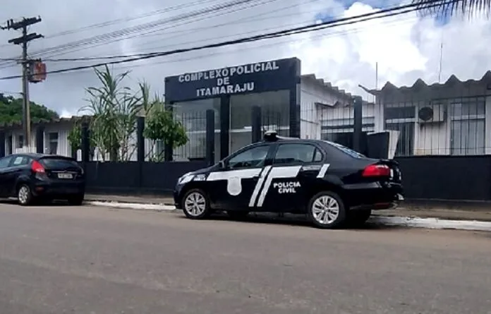 Homem é preso em flagrante após agredir companheira no Bairro Furlan, em Itamaraju