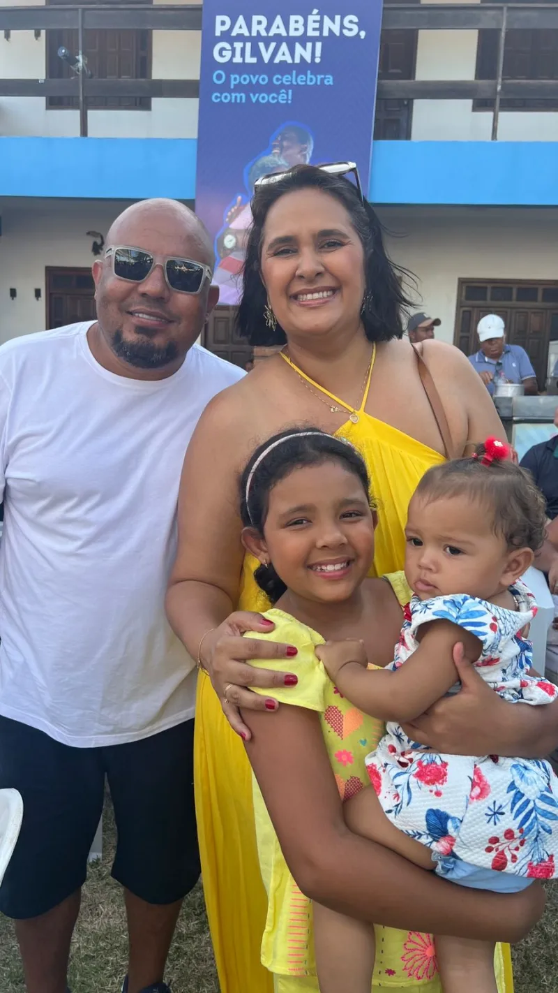 Festa de aniversário do prefeito Gilvan Santos reúne moradores e lideranças políticas no Prado