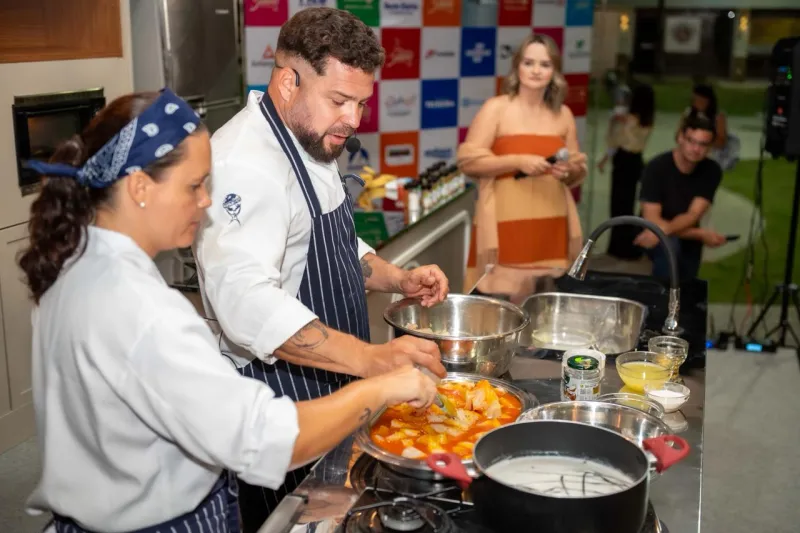 Festival Sabores de Teixeira 2025: Cozinha Show encanta público com criatividade, aprendizado e celebração da gastronomia Festival Sabores de Teixeira 2025: Cozinha Show encanta público com criatividade, aprendizado e celebração da gastronomia