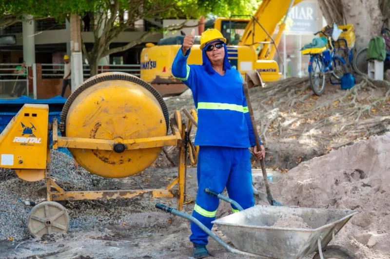Teixeira de Freitas realiza obra para resolver alagamentos na Rua Massanori Nagao Teixeira de Freitas realiza obra para resolver alagamentos na Rua Massanori Nagao
