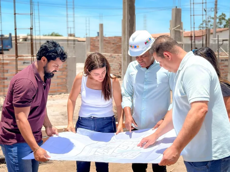 Prefeito de Prado, secretária de Saúde e equipe técnica acompanha obras da nova Unidade Básica de Saúde Prefeito de Prado, secretária de Saúde e equipe técnica acompanha obras da nova Unidade Básica de Saúde