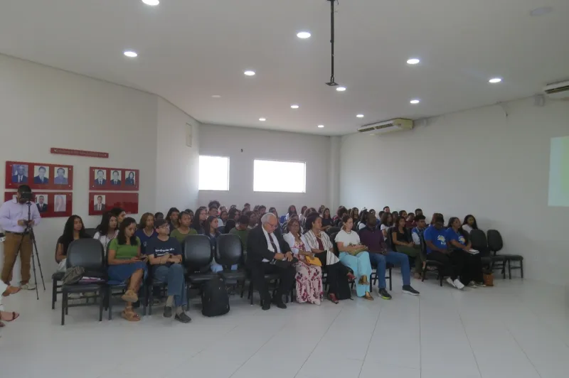 Comandante da 87ª CIPM destaca importância da inteligência policial e das escolhas individuais em debate da OAB sobre encarceramento racial Comandante da 87ª CIPM destaca importância da inteligência policial e das escolhas individuais em debate da OAB sobre encarceramento racial