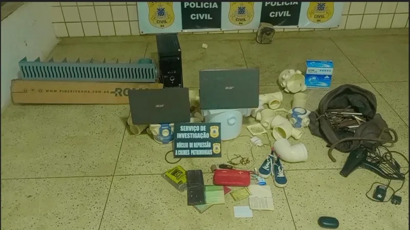 Galega e Tom da Distribuidora são preso pela Polícia civil de Teixeira de Freitas por receptação. Diversos produtos furtados foram recuperados Galega e Tom da Distribuidora são preso pela Polícia civil de Teixeira de Freitas por receptação. Diversos produtos furtados foram recuperados