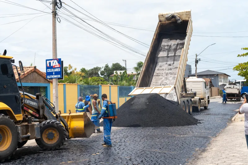 Prefeitura de Prado avança com obras de pavimentação e leva mais qualidade de vida aos bairros Prefeitura de Prado avança com obras de pavimentação e leva mais qualidade de vida aos bairros