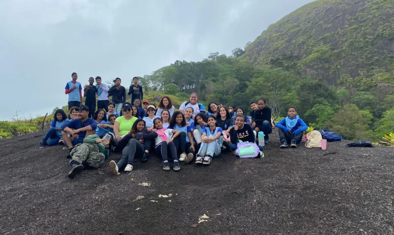 Trilha cológica une aventura e conscientização entre alunos da Escola Sizaltina Barbosa em Itamaraju Trilha cológica une aventura e conscientização entre alunos da Escola Sizaltina Barbosa em Itamaraju