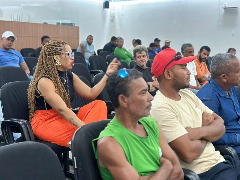 Servidores públicos recebem treinamento em atendimento pré-hospitalar com equipes do SAMU e Corpo de Bombeiros Servidores públicos recebem treinamento em atendimento pré-hospitalar com equipes do SAMU e Corpo de Bombeiros