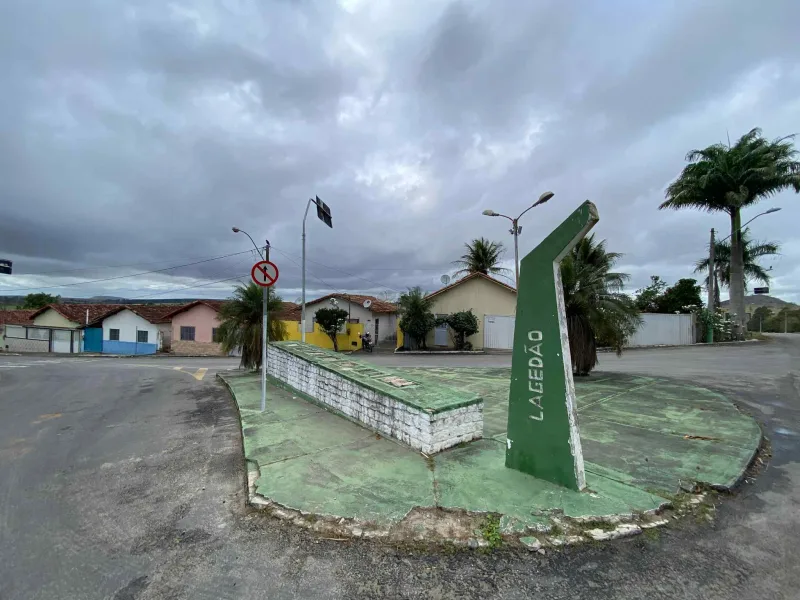 Prefeitura de Lajedão conclui a obra da nova praça e transforma entrada da cidade em cartão-postal Prefeitura de Lajedão conclui a obra da nova praça e transforma entrada da cidade em cartão-postal