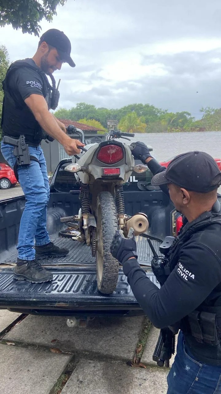 Polícia Civil apreende motocicleta utilizada por criminosos em Eunápolis