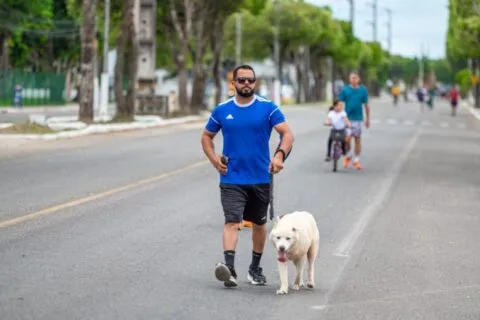 Domingo de lazer reúne centenas de famílias na Praça Padre Apparecido em Teixeira de Freitas