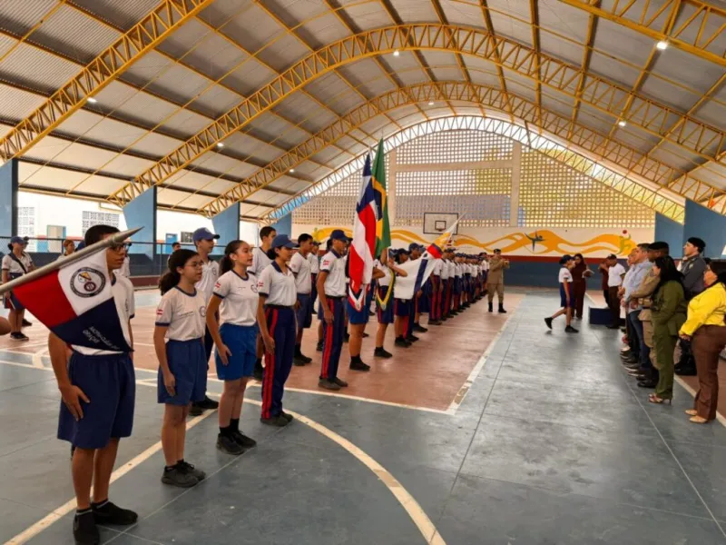 Prefeitura de Teixeira de Freitas recebe comitiva de São Mateus para conhecer modelo de gestão das escolas cívico-militares