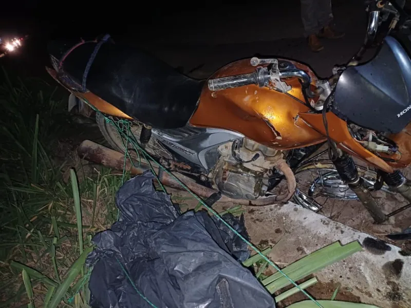 Motociclista morre em acidente entre moto e Fiat na BR-101, em Nova Viçosa Motociclista morre em acidente entre moto e Fiat na BR-101, em Nova Viçosa