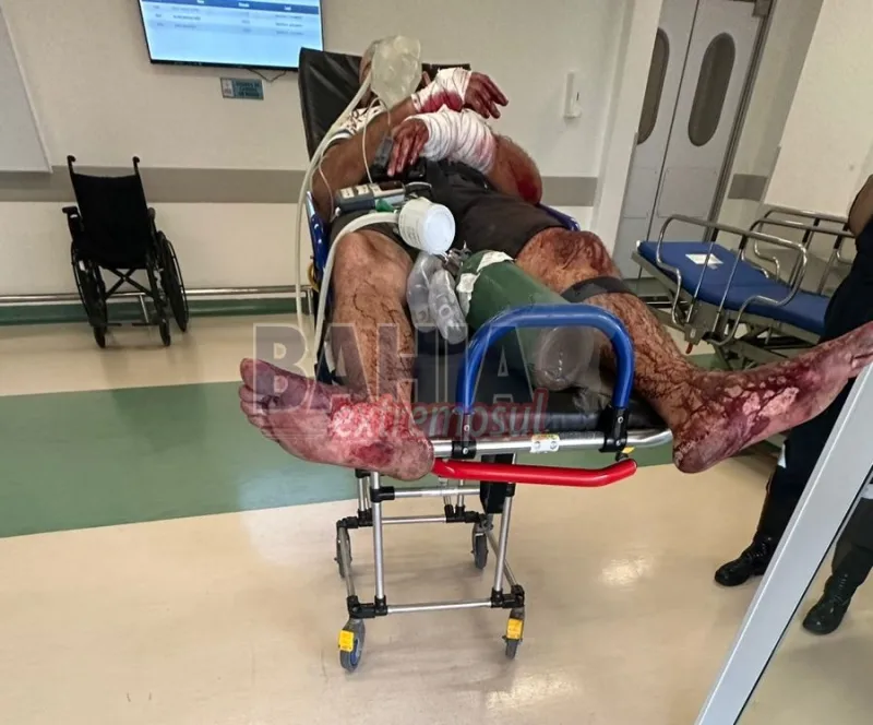 Cantor de Lajedão ataca rival com facão dentro de boate e foge após tentativa de homicídio Cantor de Lajedão ataca rival com facão dentro de boate e foge após tentativa de homicídio